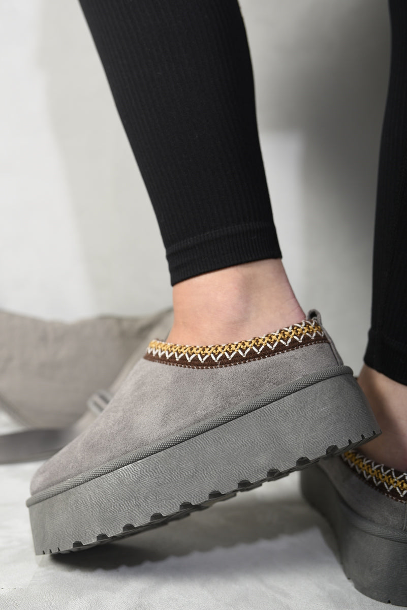 Aztec Detail Low Ankle Platform Slipper Boots - Black River UK