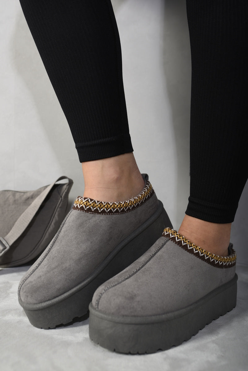 Aztec Detail Low Ankle Platform Slipper Boots - Black River UK