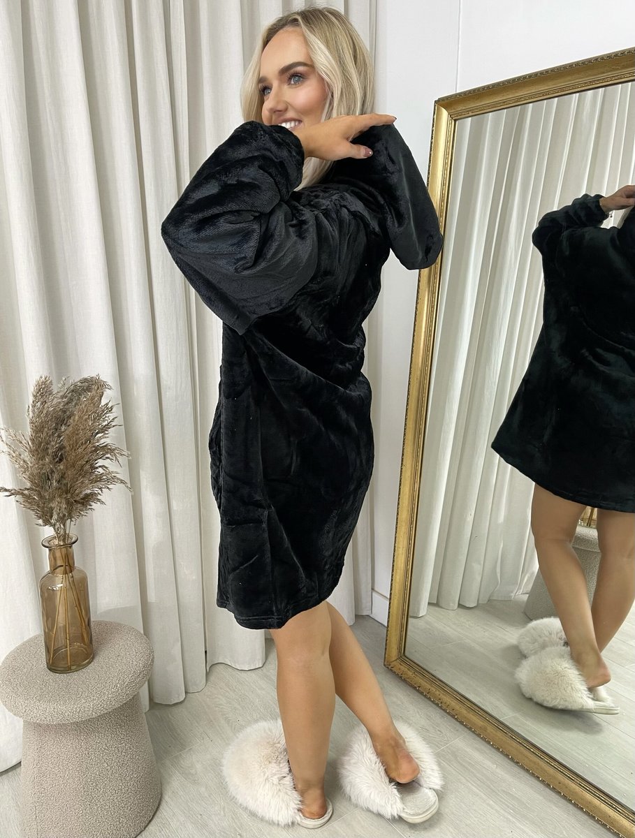 Oversized Fluffy Winter Blanket Hoodie - Black River UK